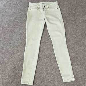 Oatmeal color low rise skinny jeans size 26 Rich & Skinny